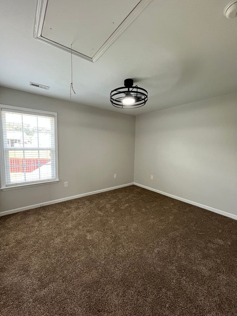 Greenville House: 311 Glenlea Lane