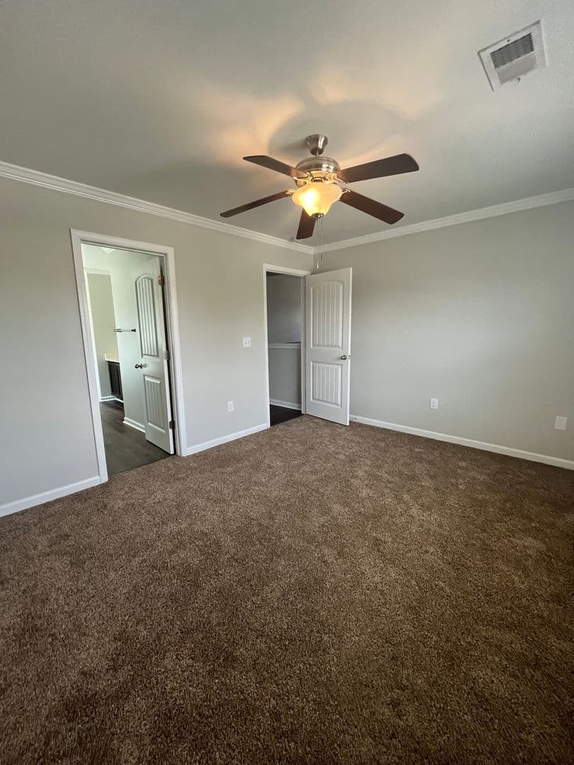 Greenville House: 311 Glenlea Lane