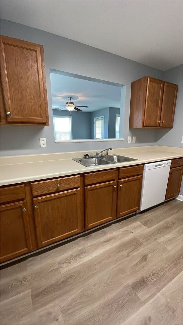 Greenville Apartment: Kingsview St