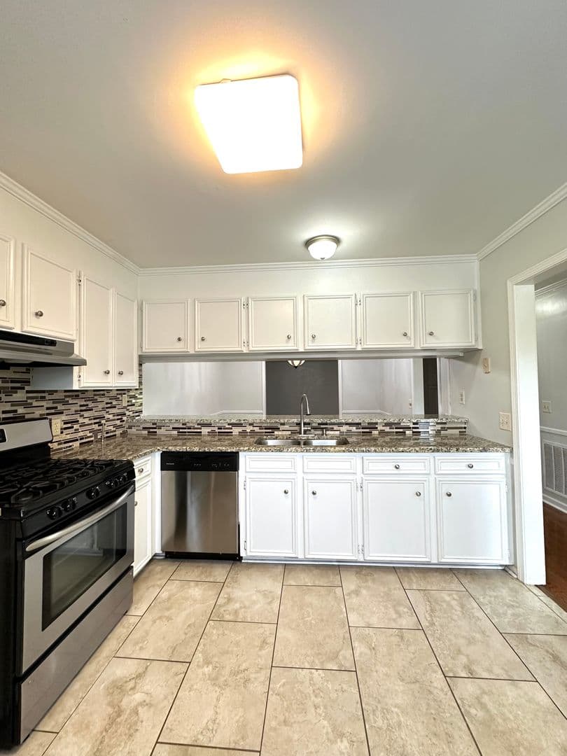Simpsonville House: 3210 Bethel Road