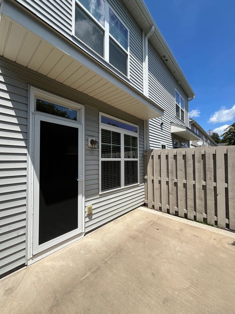 Taylors Townhome: 116 Bluet Lane