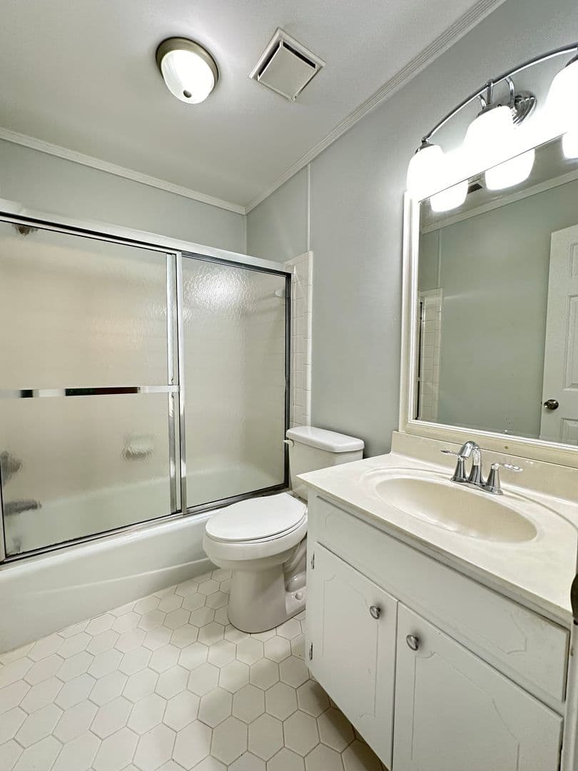 Simpsonville House: 3210 Bethel Road