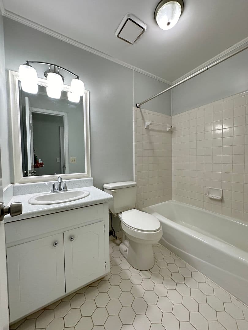 Simpsonville House: 3210 Bethel Road