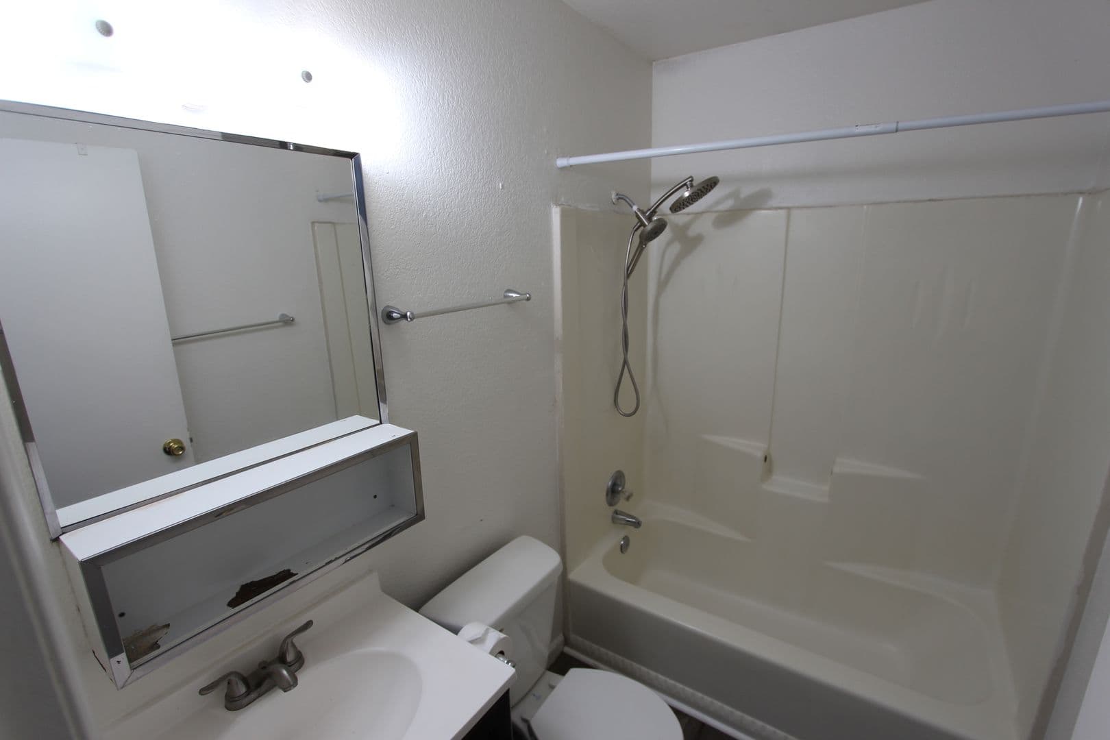 Flagstaff Apartment: 2110 N. East St.