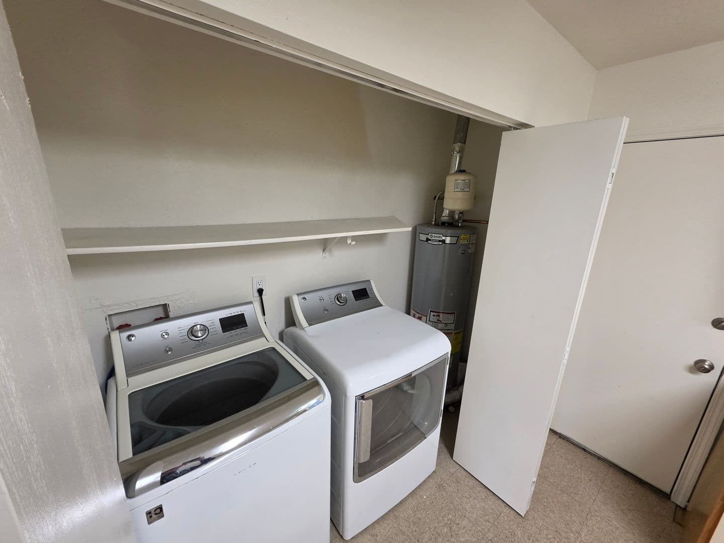 Flagstaff Apartment: 1719 N. East St.