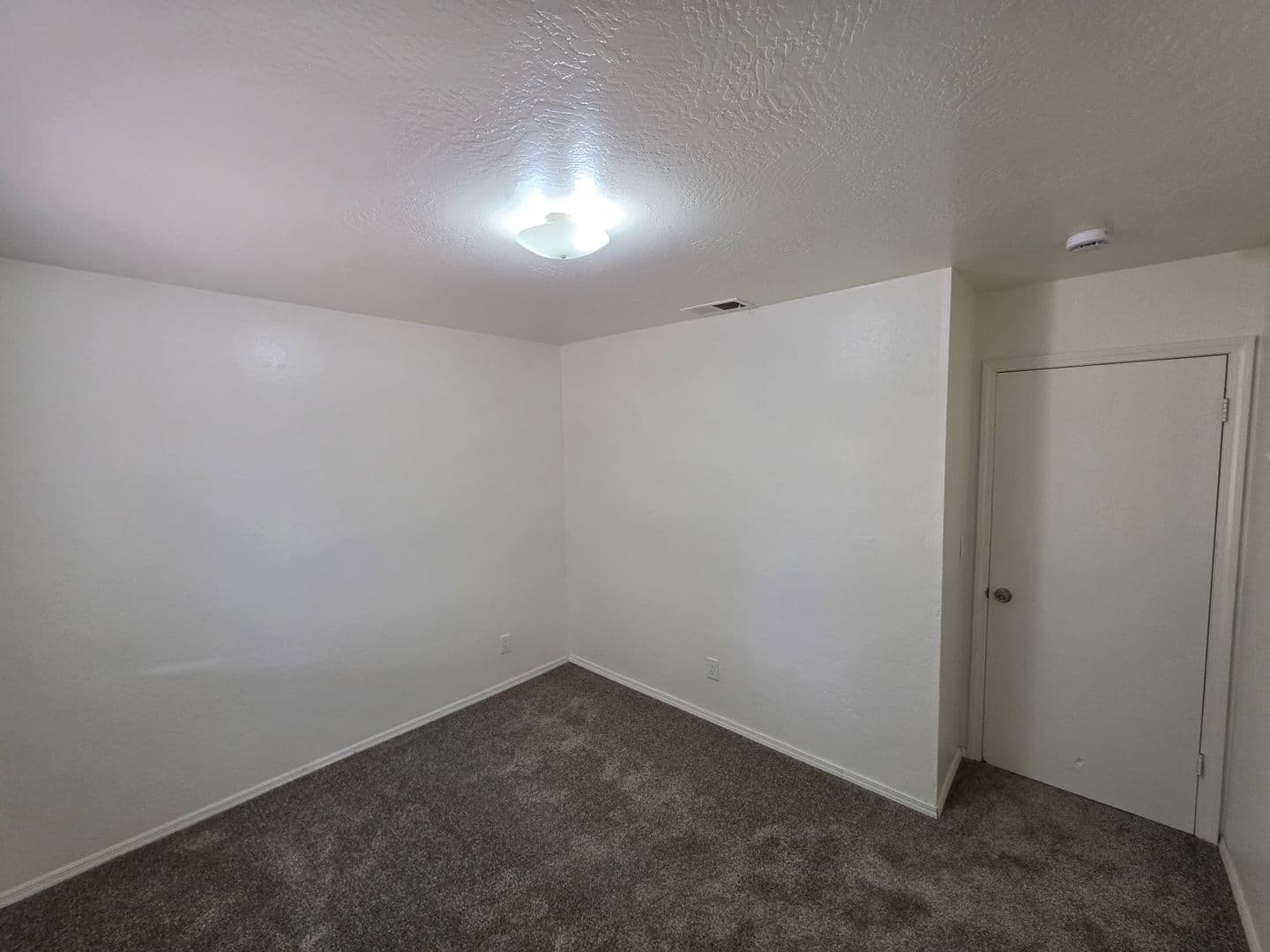 Flagstaff Apartment: 1719 N. East St.