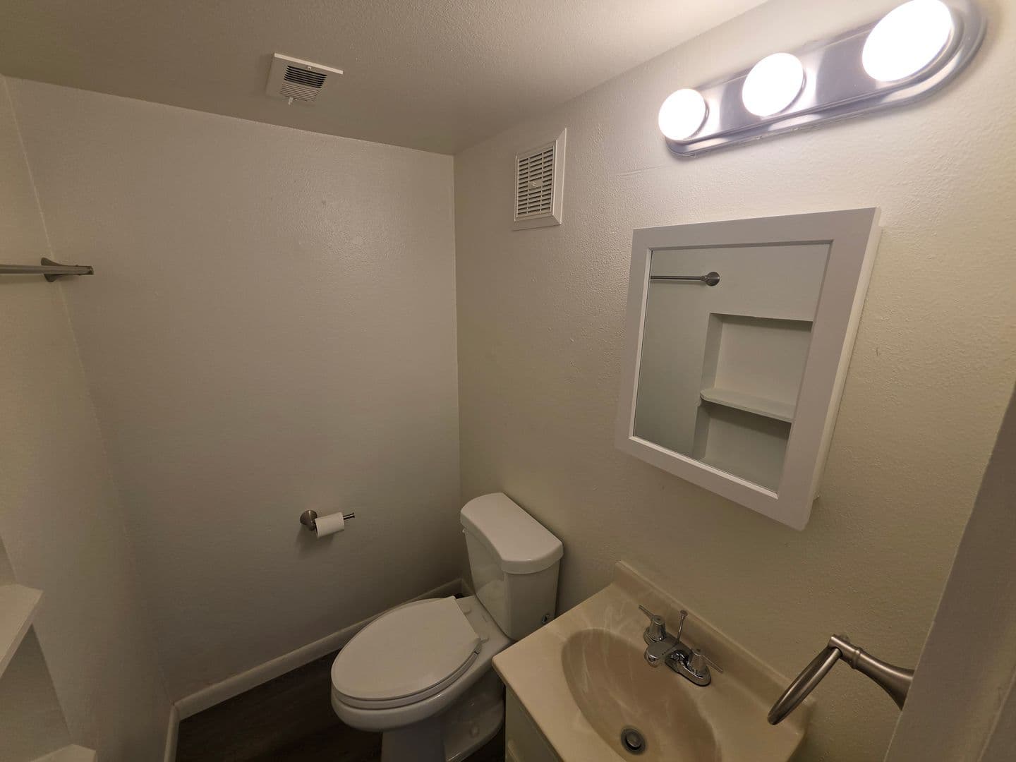 Flagstaff Apartment: 512 W Santa Fe