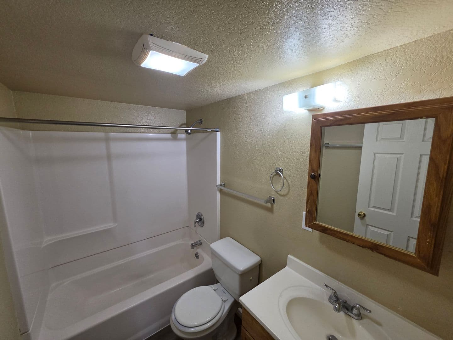 Flagstaff Apartment: 2112 N First St