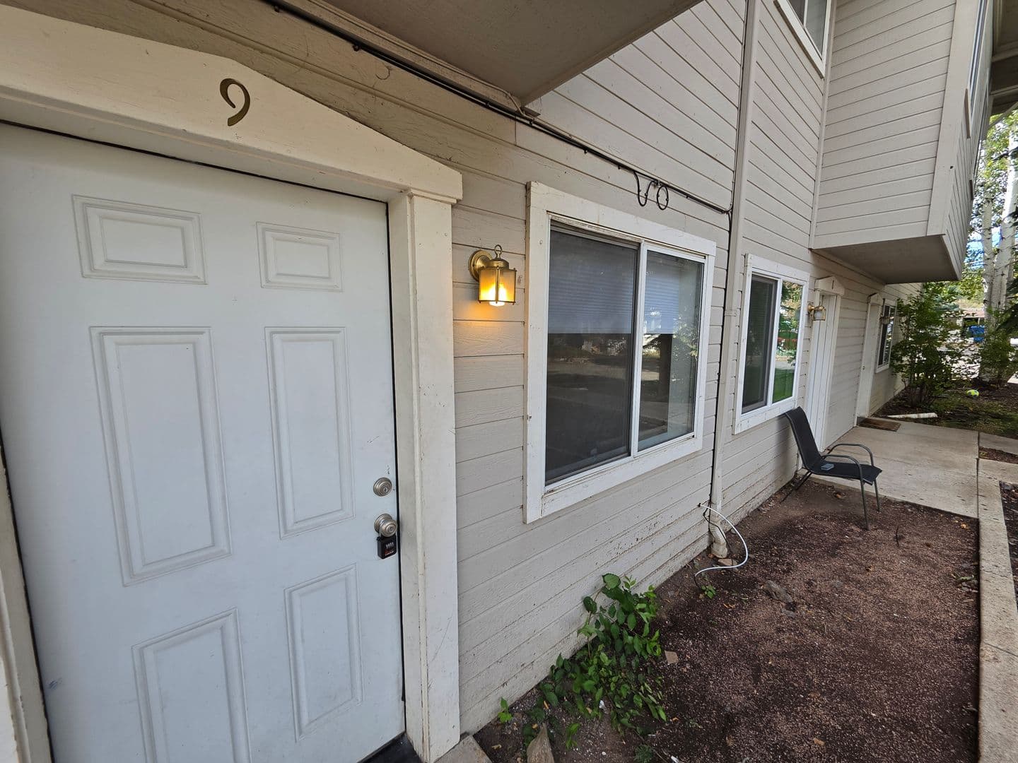 Flagstaff Apartment: 1906 N. Main St.