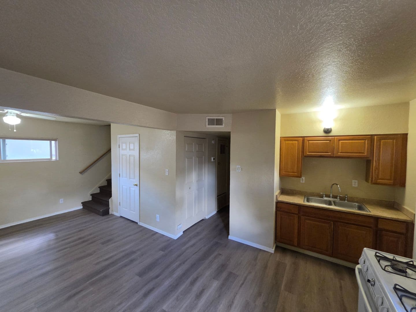 Flagstaff Apartment: 2112 N First St