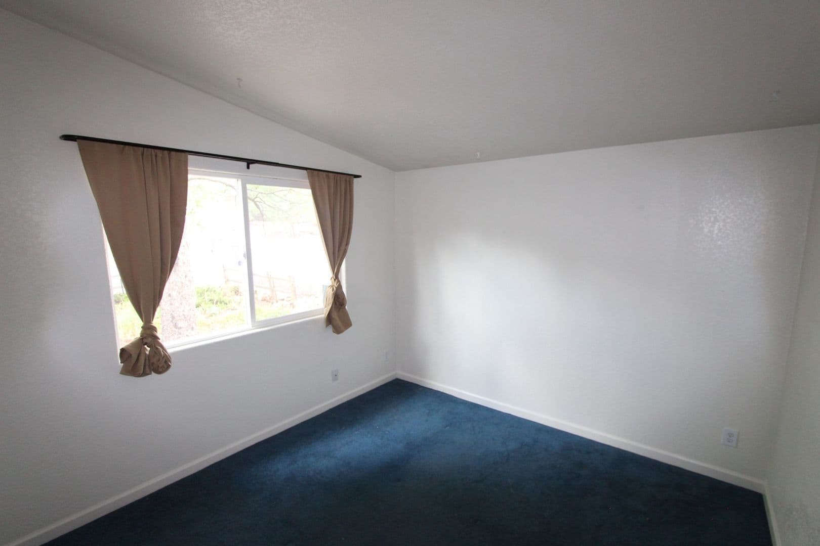 Flagstaff House: 95 E Camille Dr