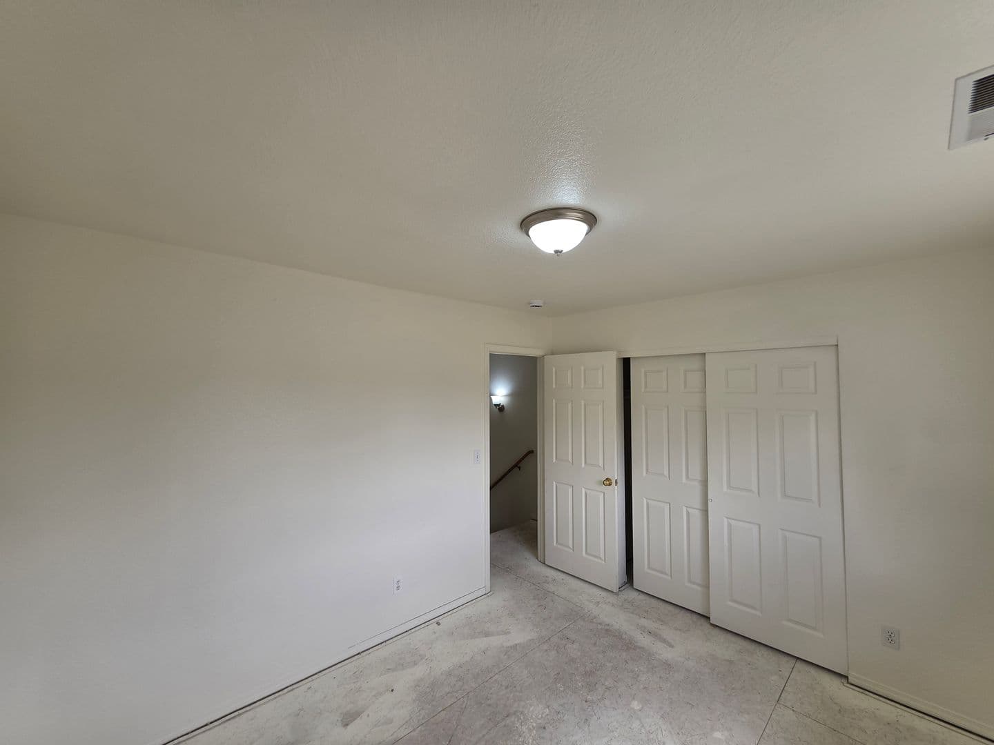 Flagstaff Apartment: 1906 N. Main St.