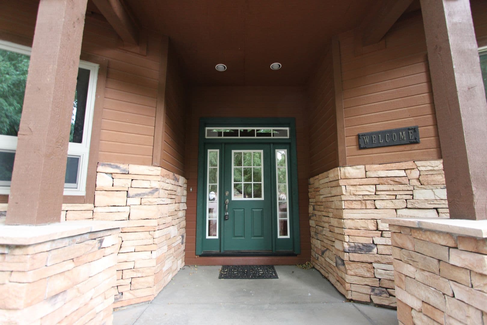 Flagstaff House: 2374 S Cliffview St