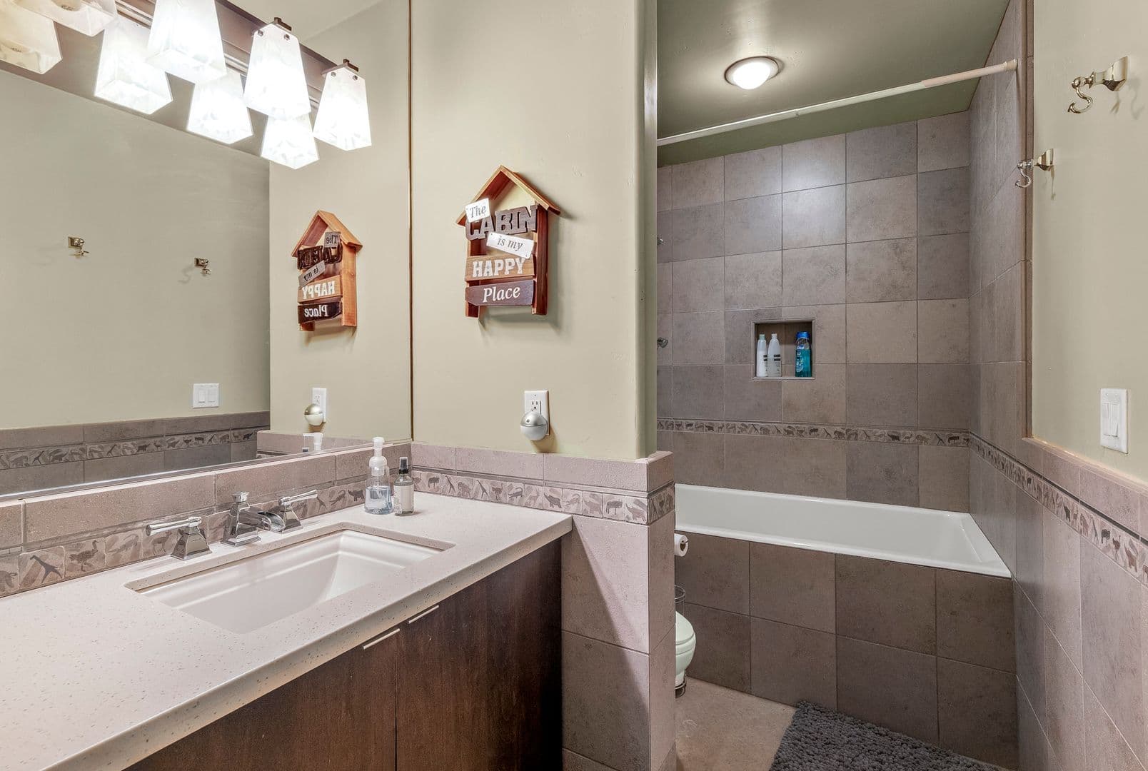 Flagstaff House: 1607 E Morgan Run Dr