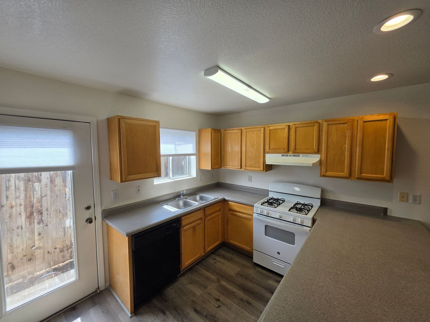 Flagstaff Apartment: 1906 N. Main St.