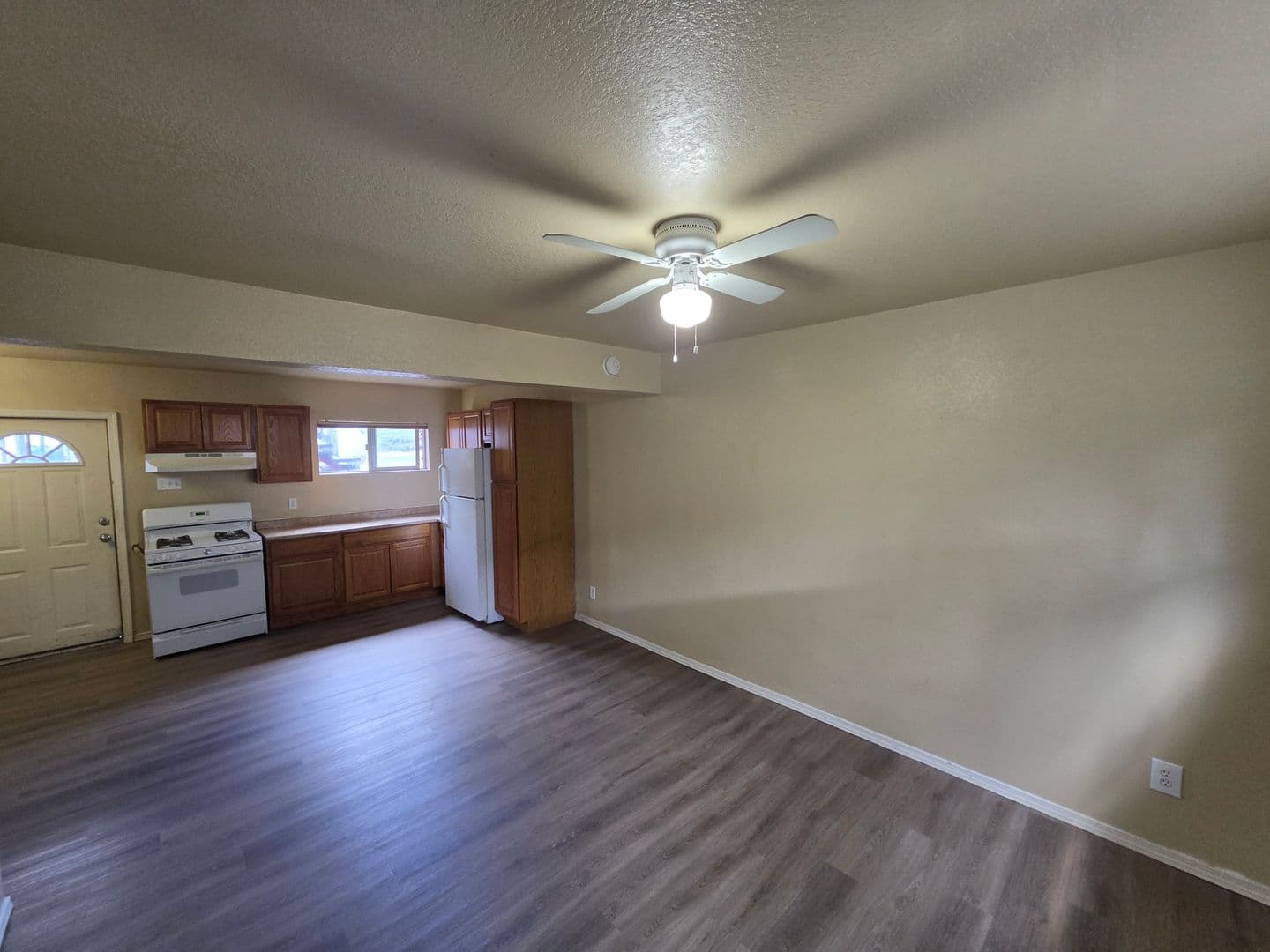 Flagstaff Apartment: 2112 N First St