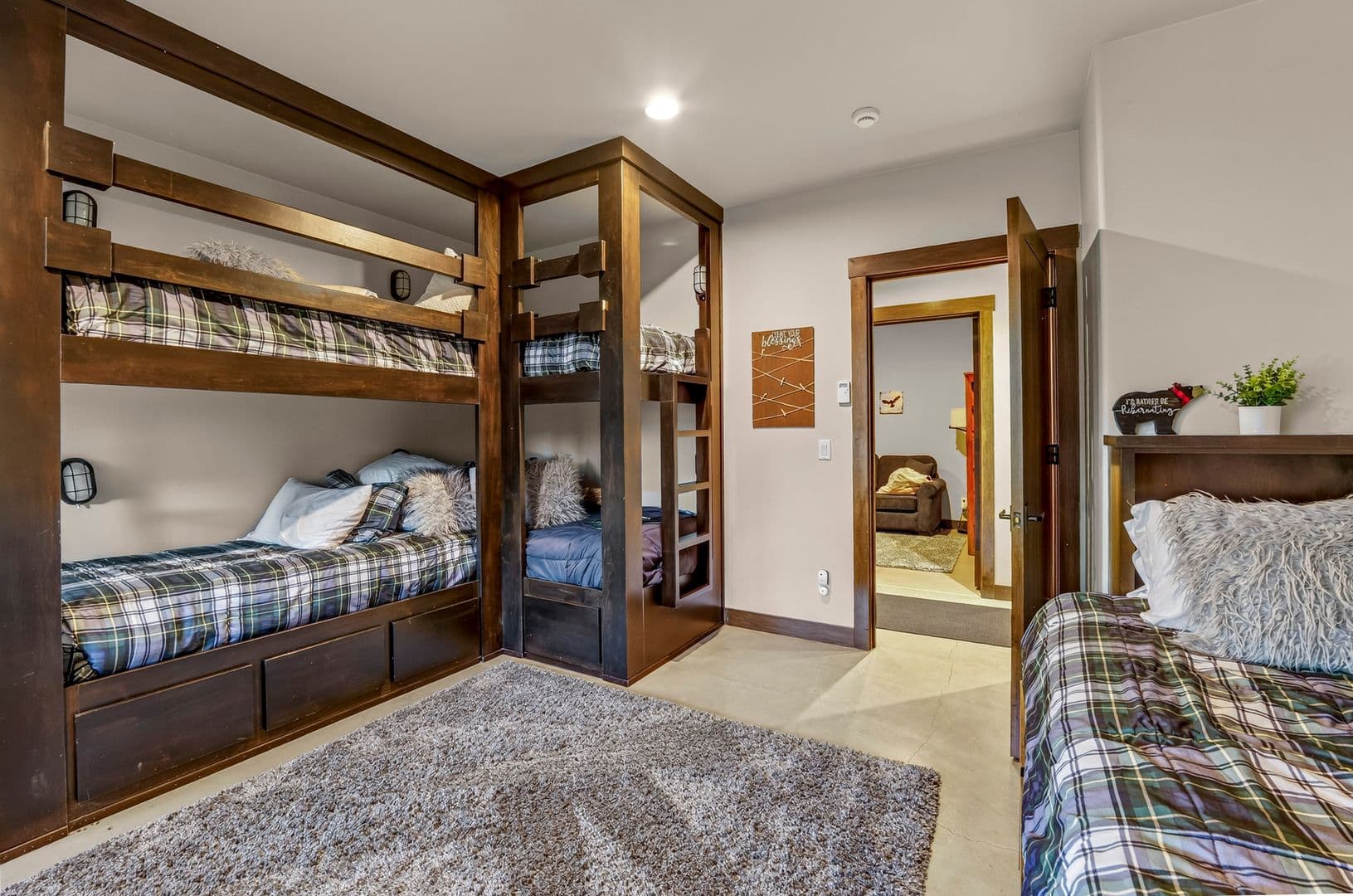 Flagstaff House: 1607 E Morgan Run Dr