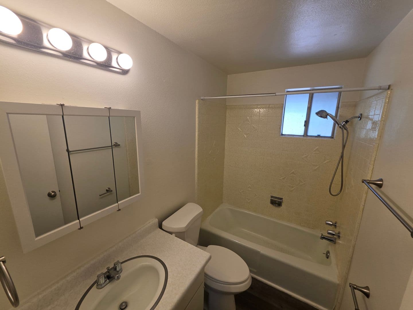 Flagstaff Apartment: 512 W Santa Fe