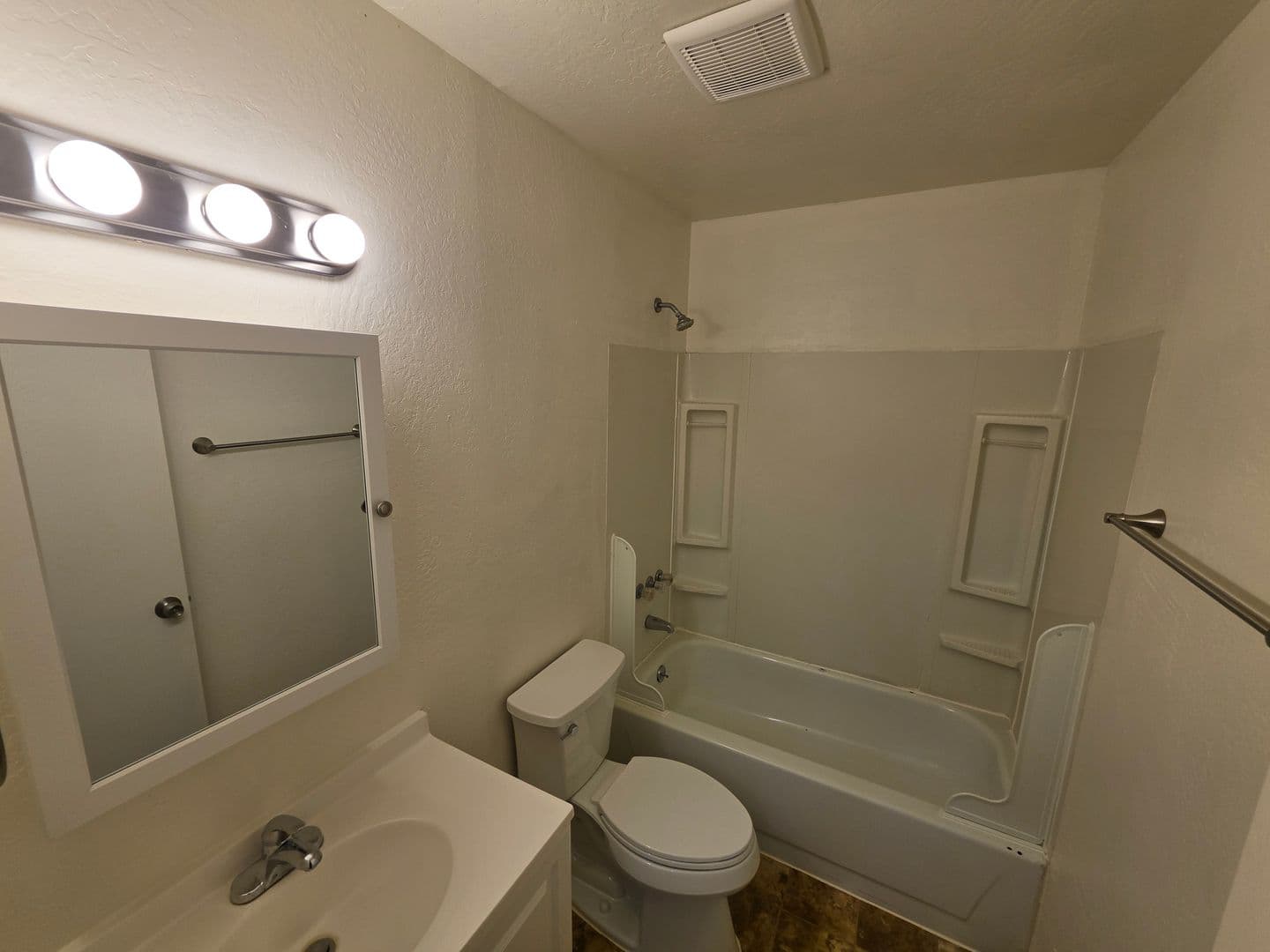 Flagstaff Apartment: 1719 N. East St.