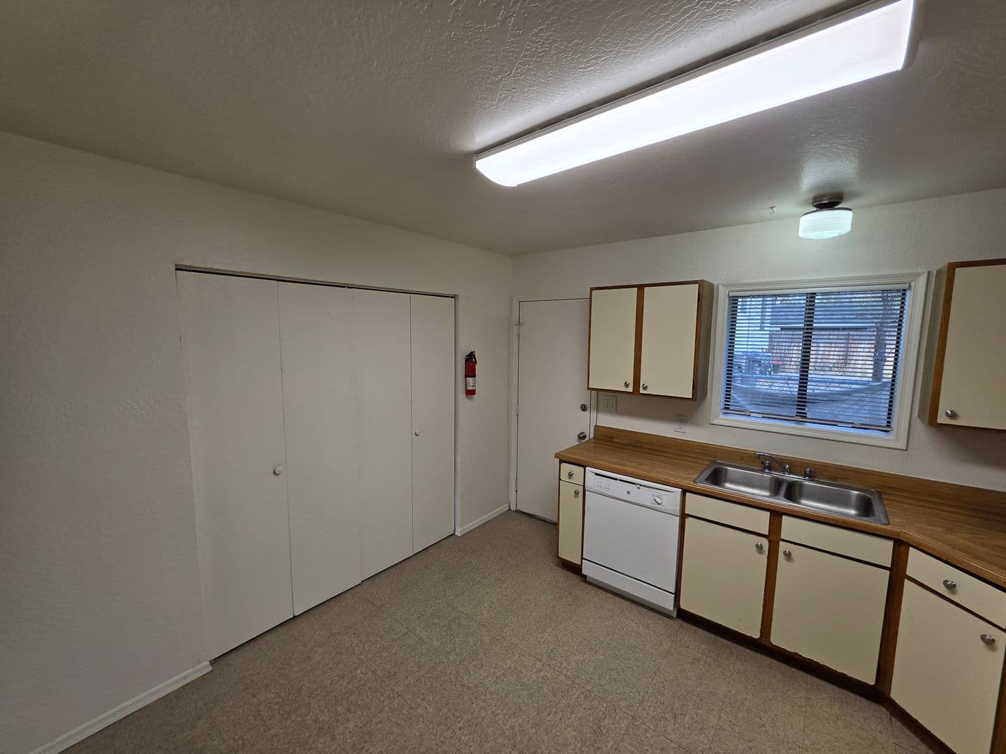 Flagstaff Apartment: 1719 N. East St.
