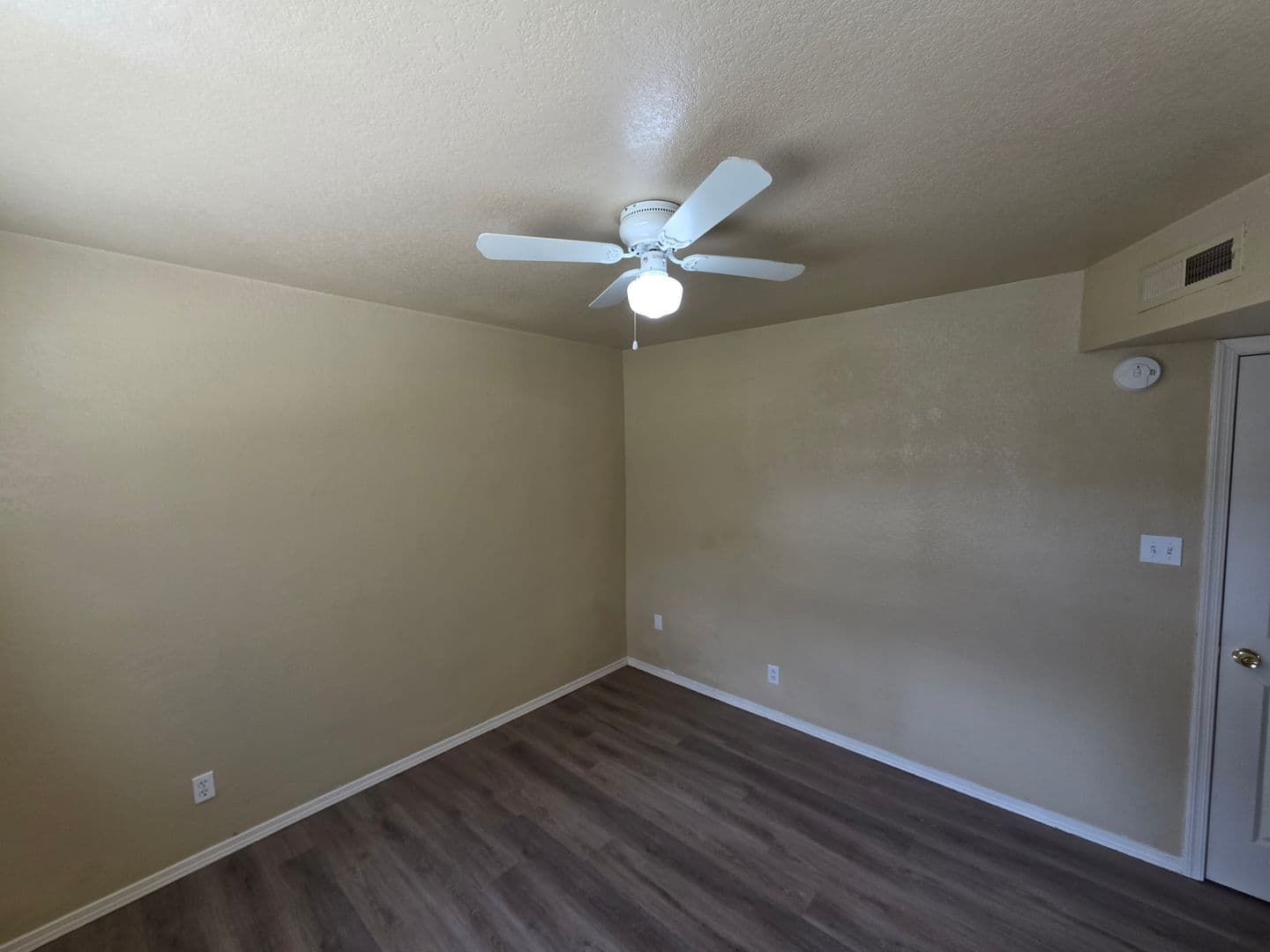 Flagstaff Apartment: 2112 N First St