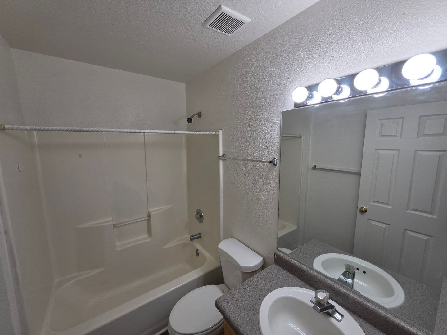 Flagstaff Apartment: 1906 N. Main St.