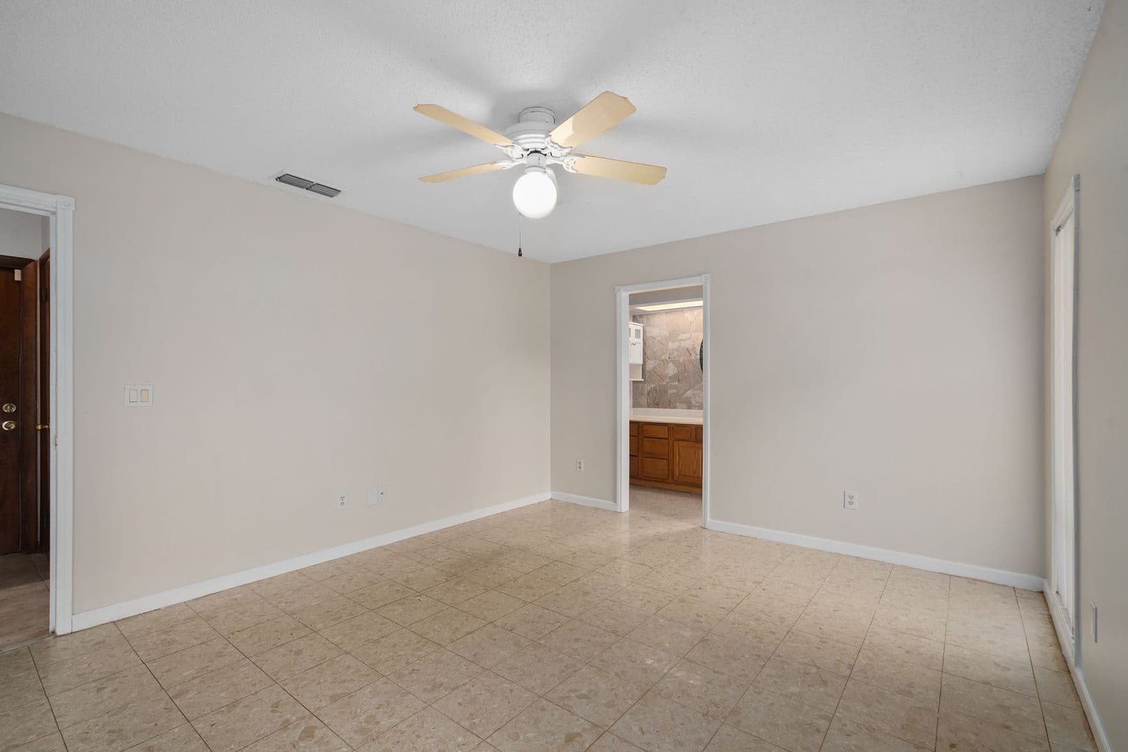 Longwood House: 252 Needles Trail