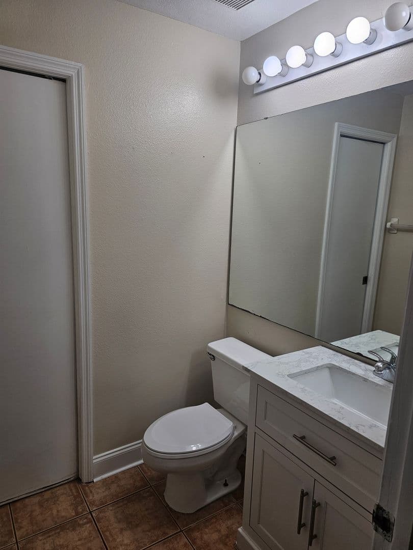 Orlando Apartment: 14508 Laguna Beach Circle