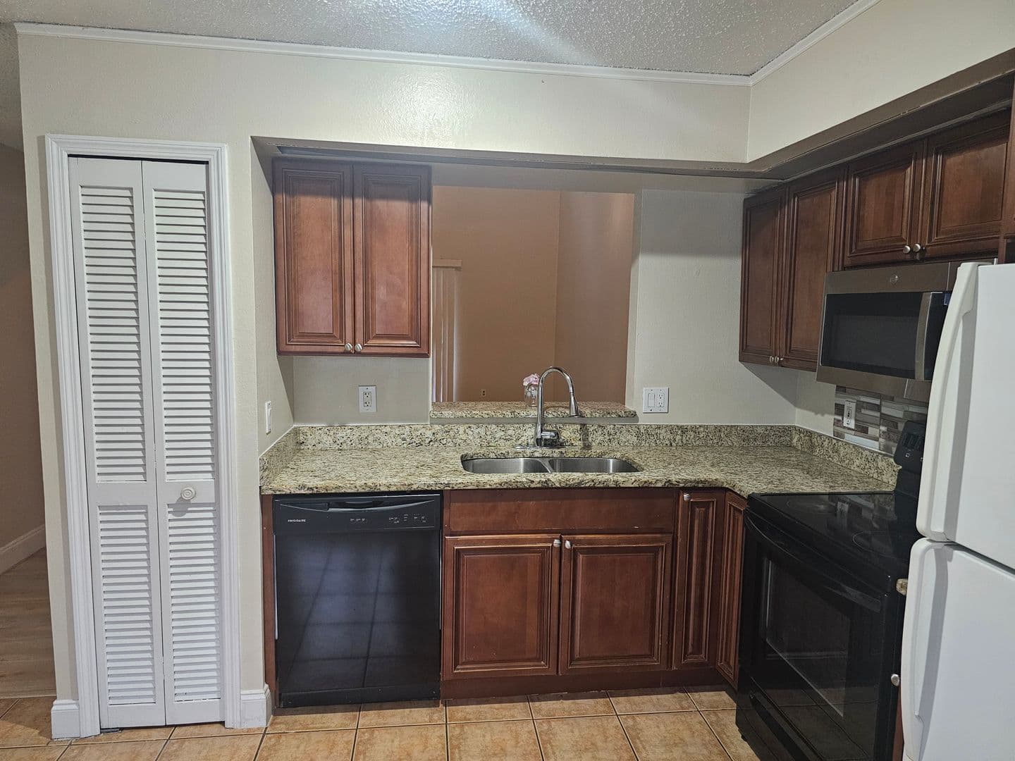 Orlando Apartment: 14508 Laguna Beach Circle