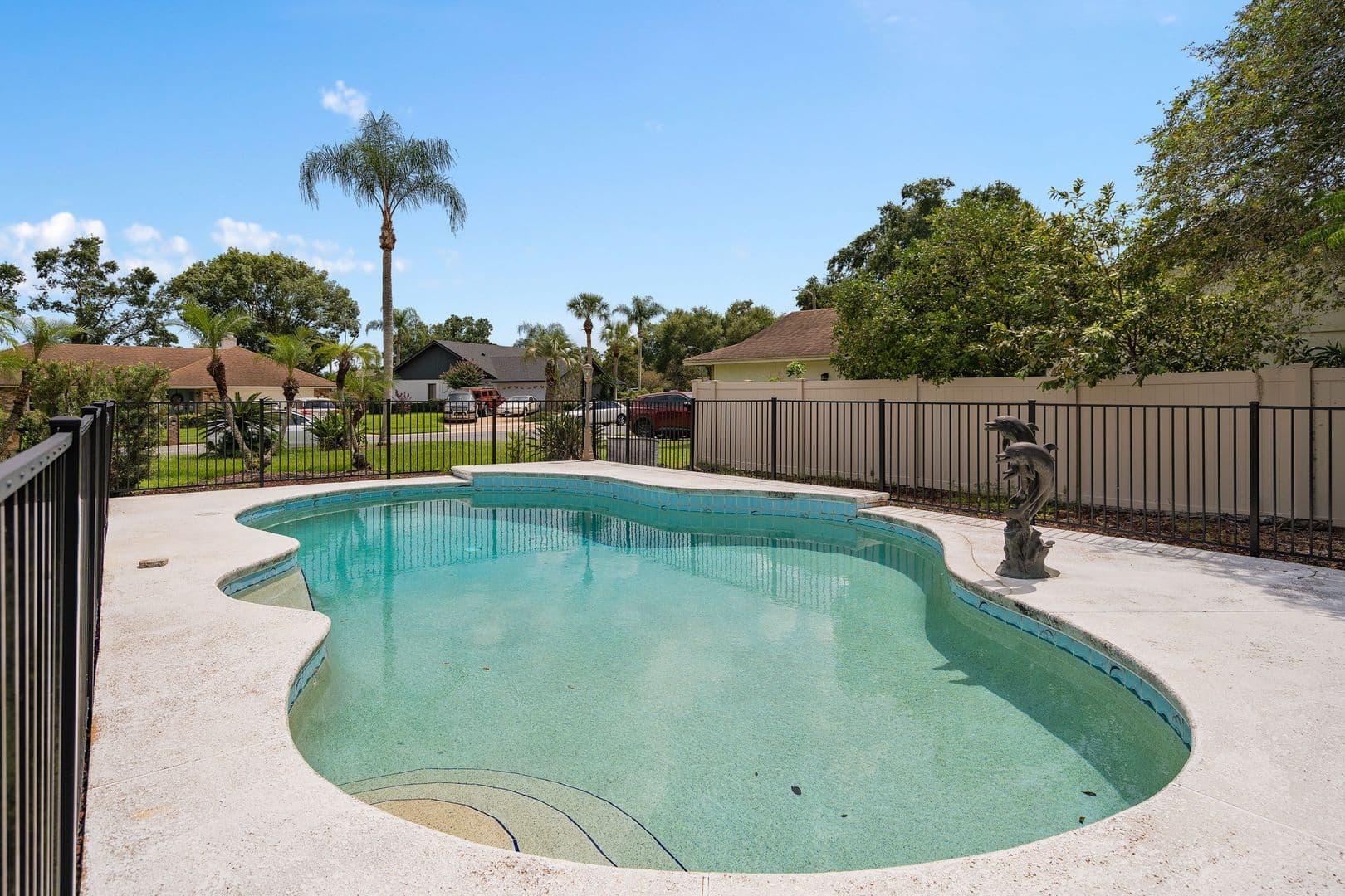 Longwood House: 252 Needles Trail
