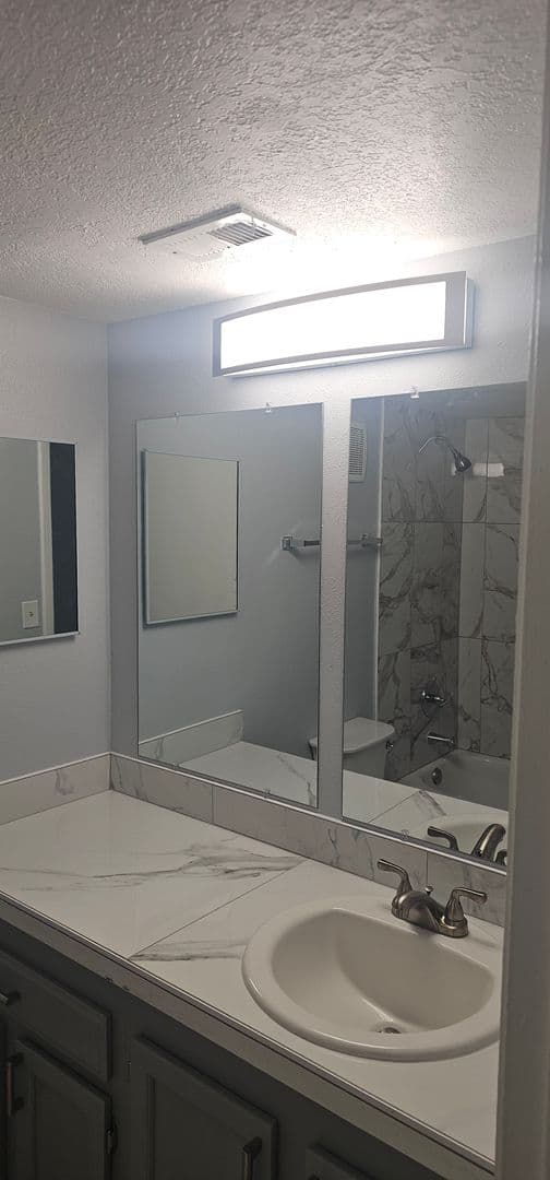Orlando Apartment: 5684 Tomoka Drive #106