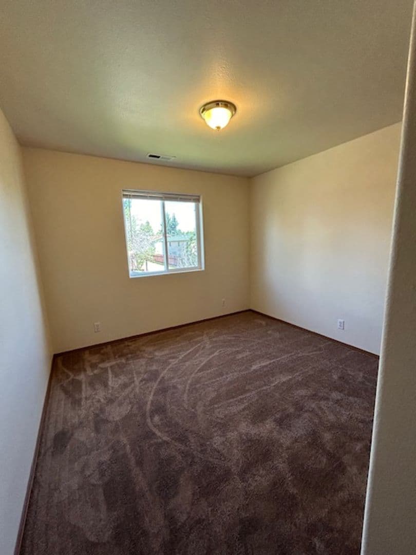 Kalispell House: 129 Bing Court