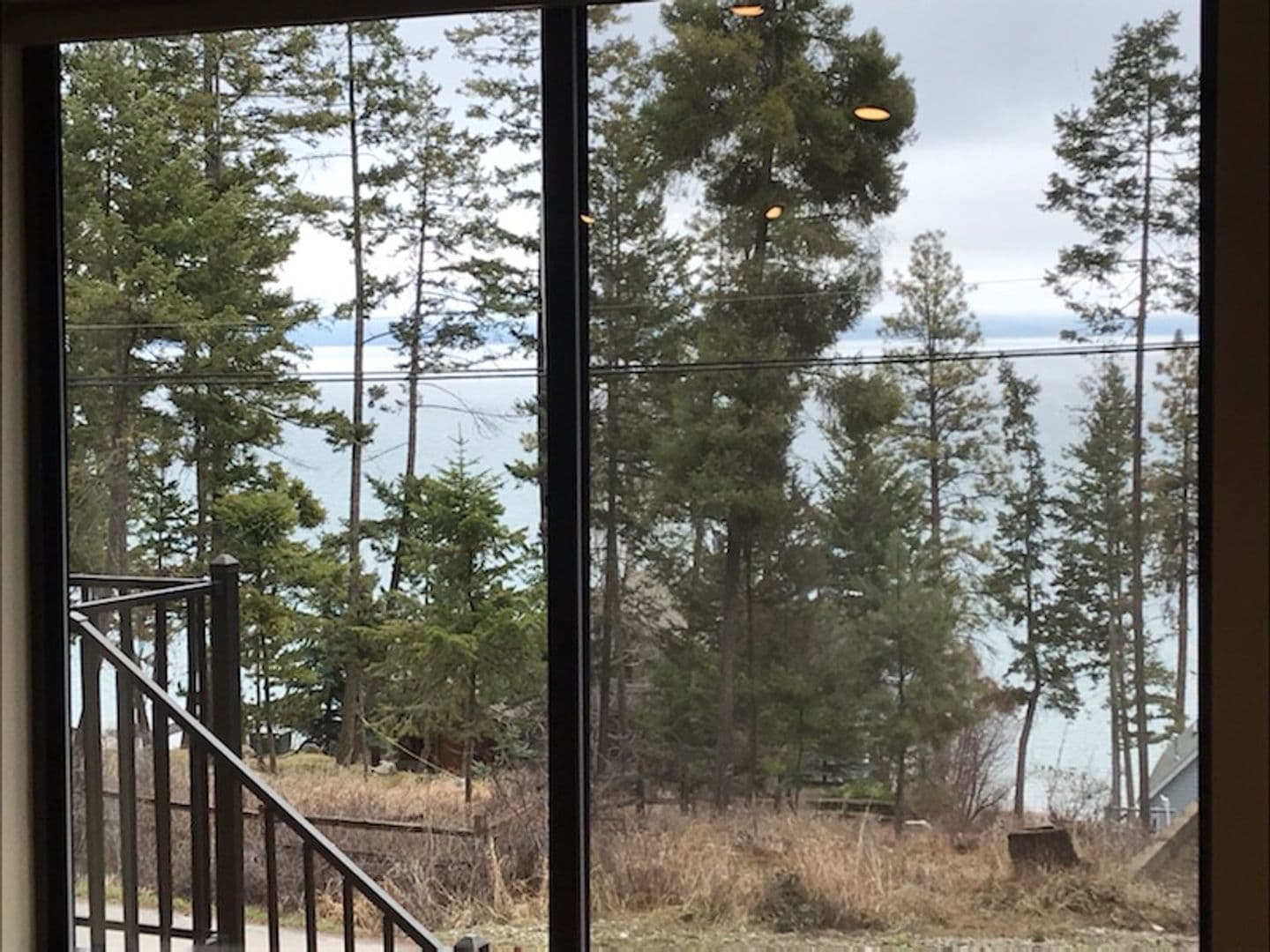 Lakeside House: 934 Lakeside Blvd.