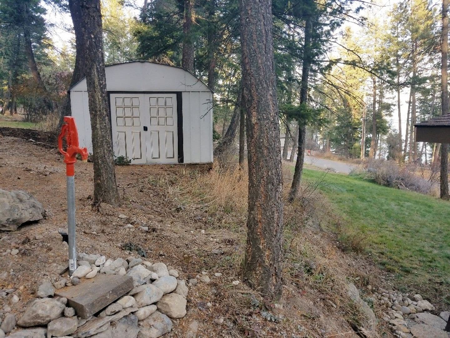 Lakeside House: 934 Lakeside Blvd.