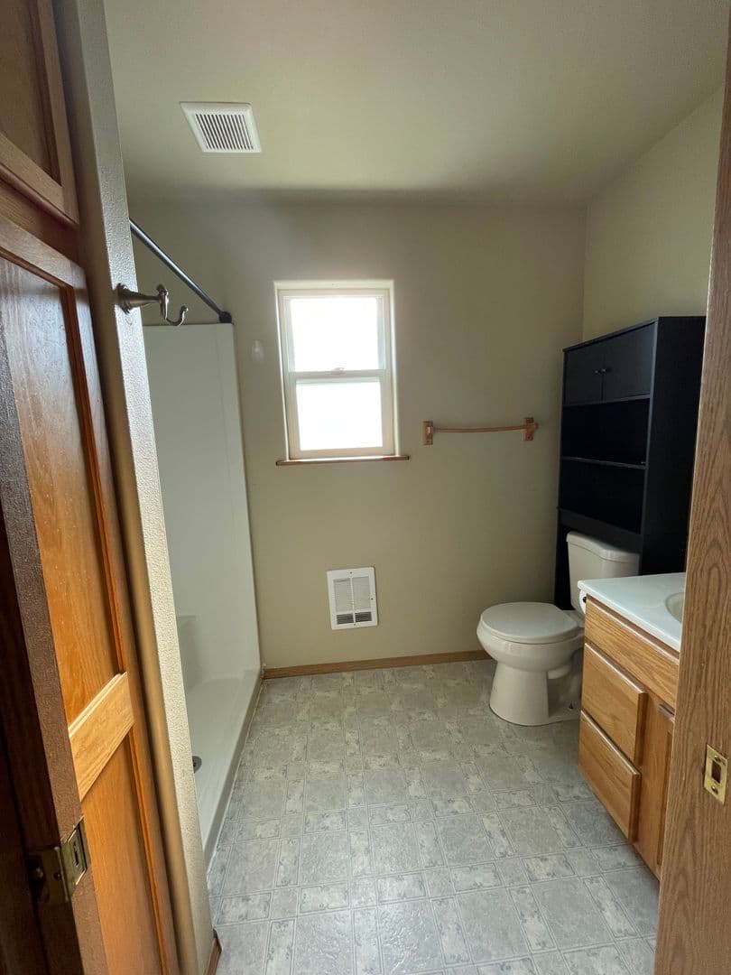 Lakeside House: 105 Ben Williams