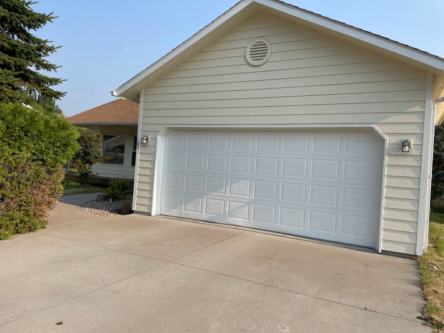 Lakeside House: 105 Ben Williams
