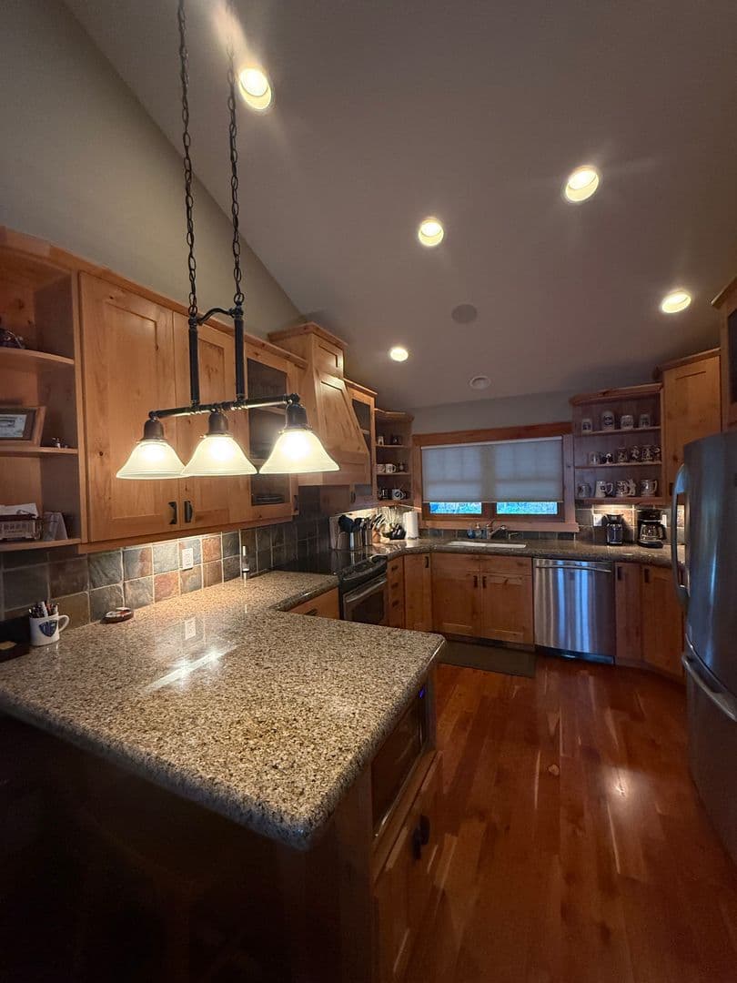 Lakeside Townhome: 352 Jib Lane