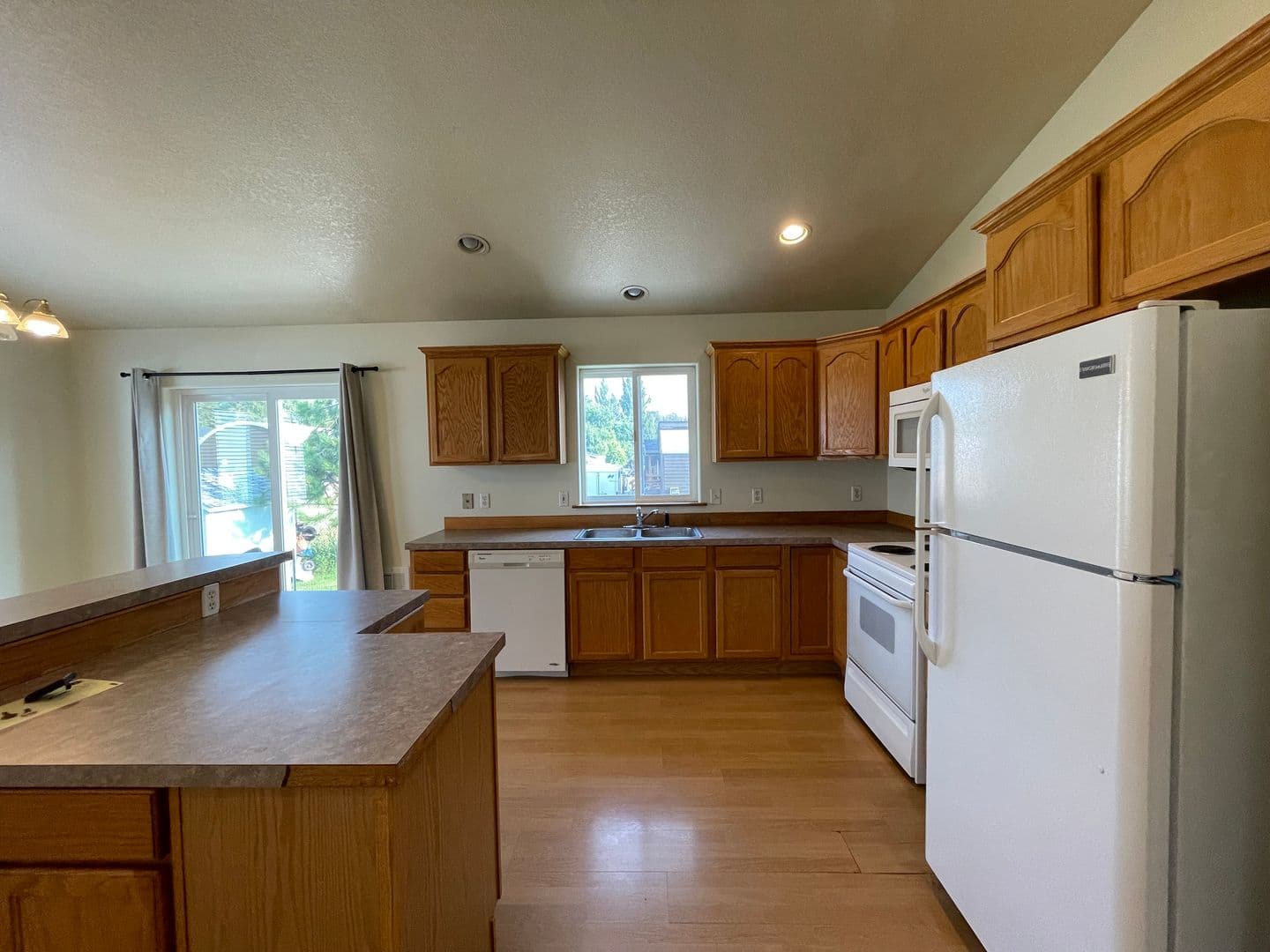 Lakeside House: 105 Ben Williams