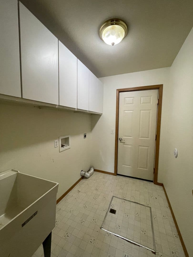 Lakeside House: 105 Ben Williams