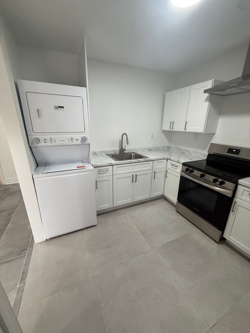 Lakeland Apartment: 732 S Johnson Ave