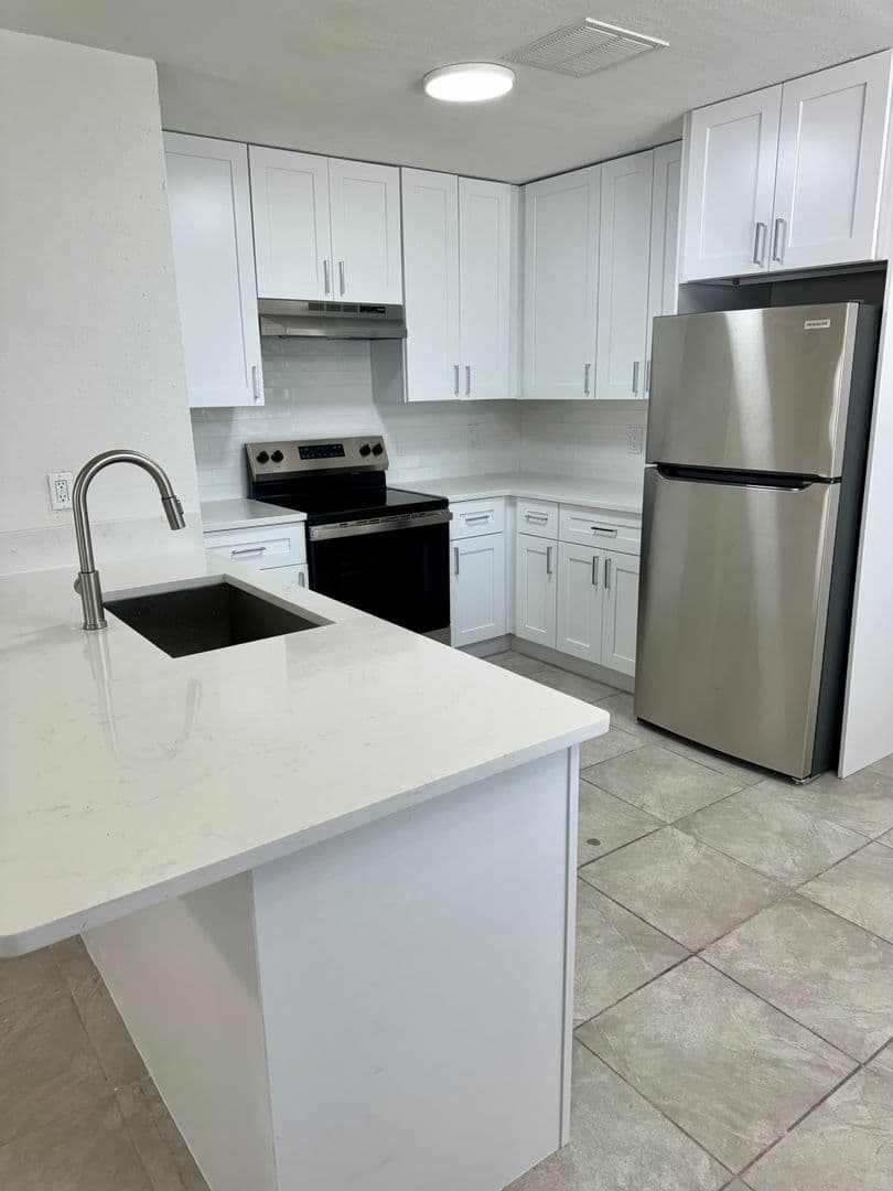 Orlando Apartment: 6243 Cleveland St.