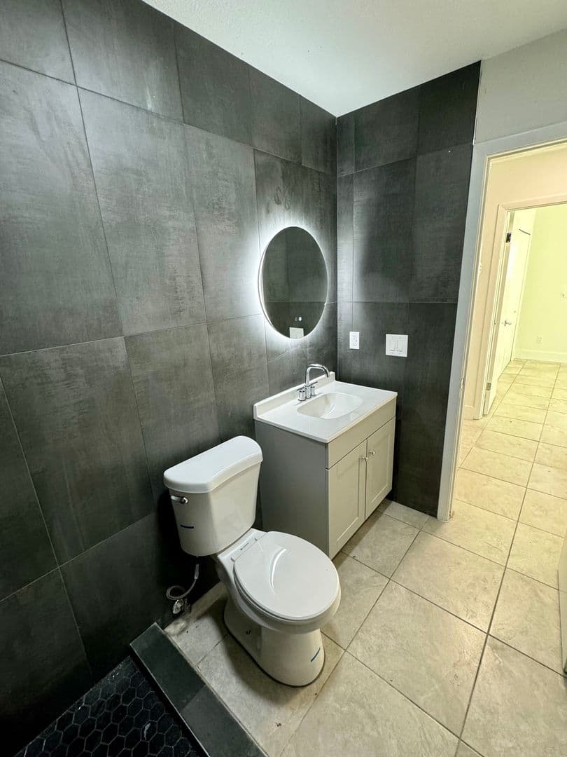 Orlando Apartment: 6243 Cleveland St.