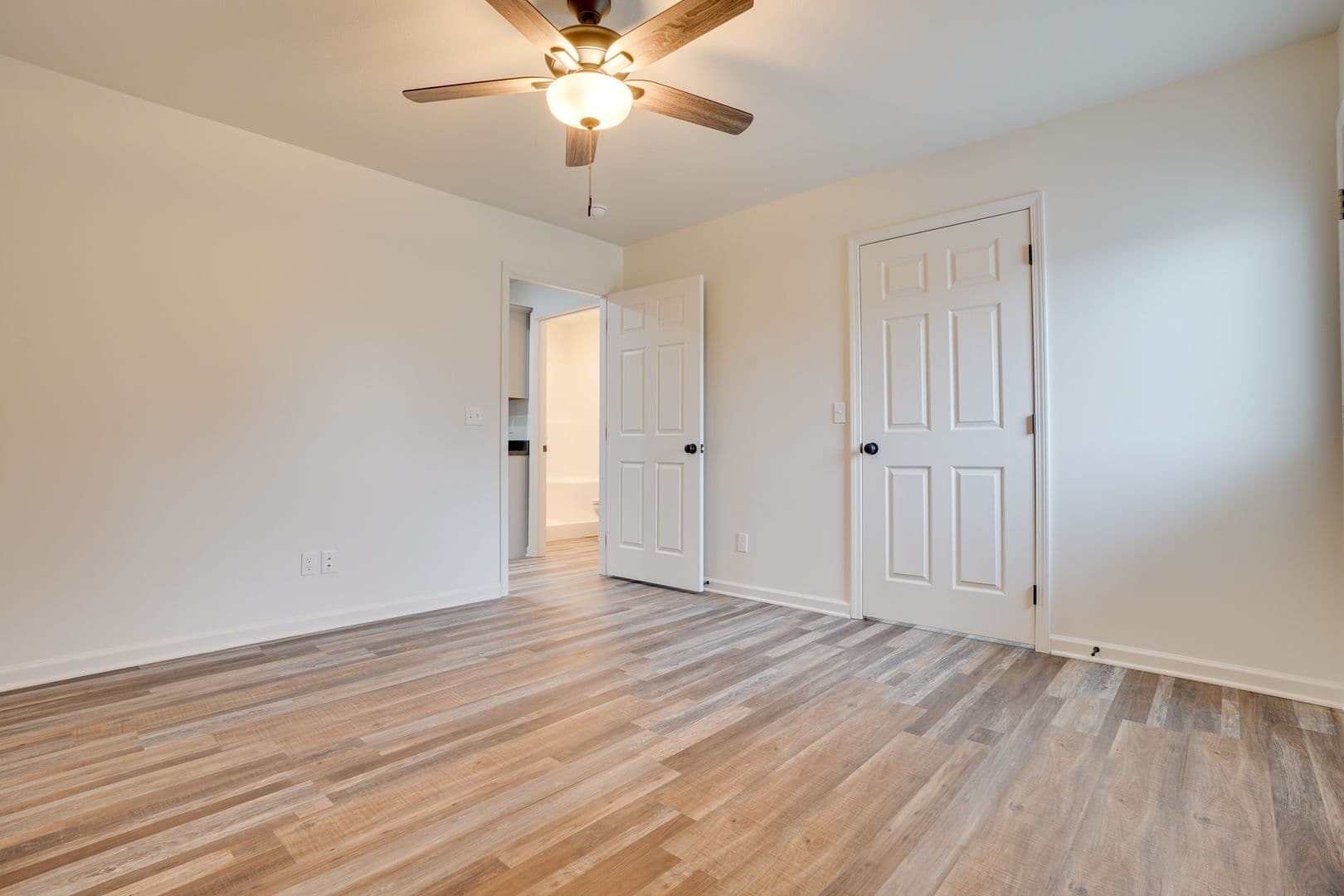 Paducah Apartment: 2057 Holt Road E