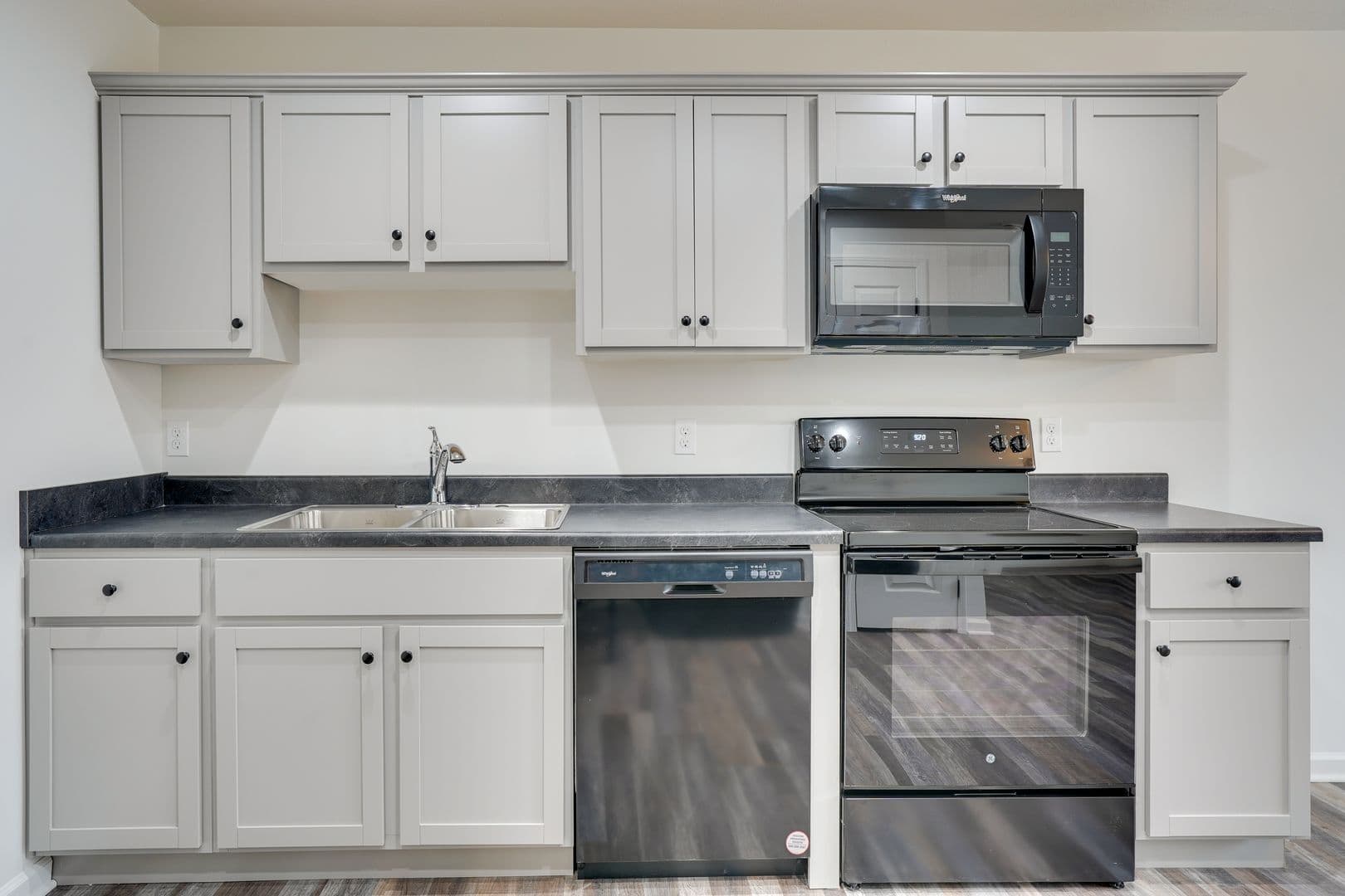 Paducah Apartment: 3490 Trail Head Drive
