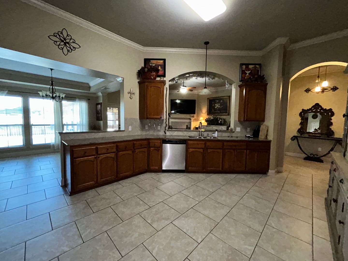 Prairieville House: 41488 Creekstone Ave