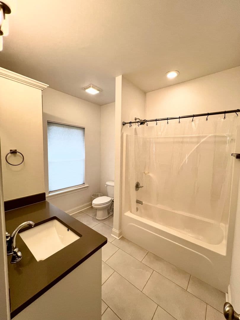 Baton Rouge Townhome: 8111 Stonelake Circle Ave