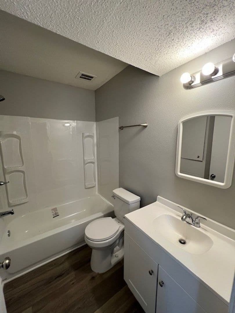 Lake Charles House: 1604 Moss St. #13