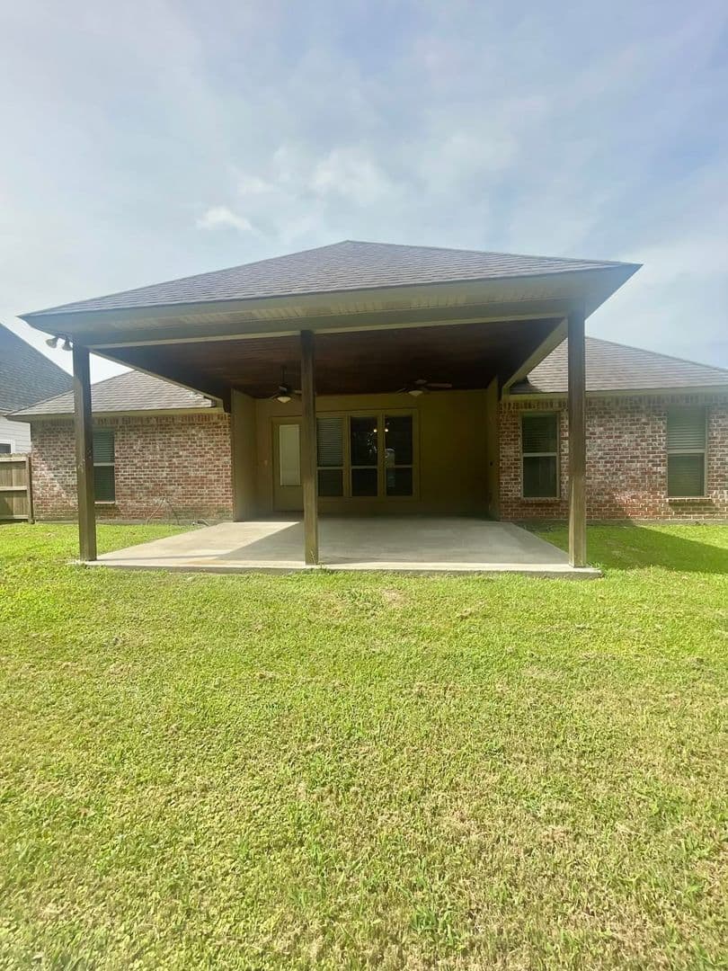 Port Allen House: 2366 Woodland Ct.