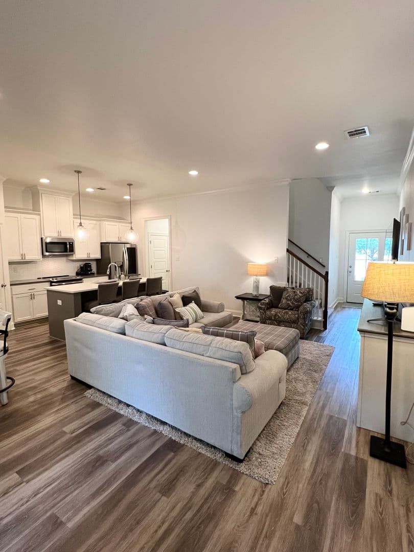 Baton Rouge Townhome: 8111 Stonelake Circle Ave