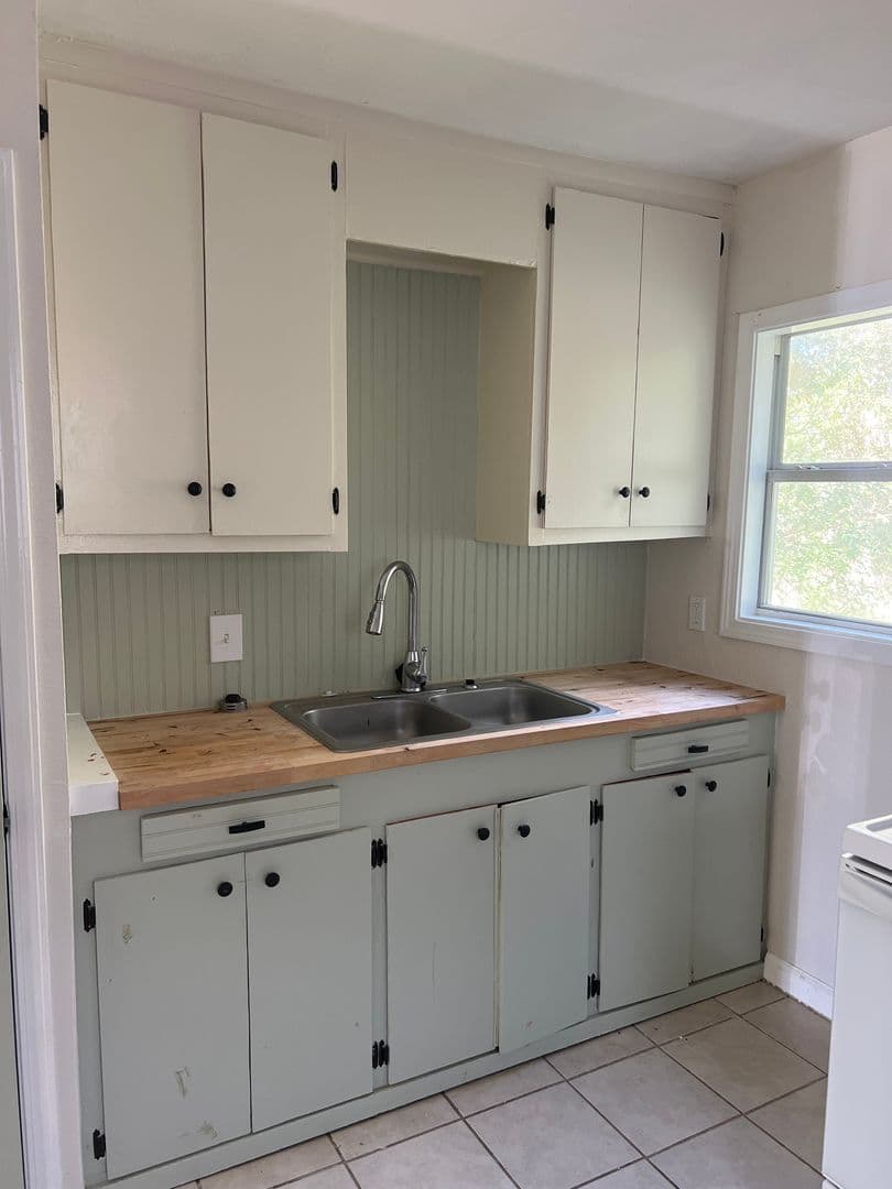 Lake Charles House: 1623 1/2  4th Street